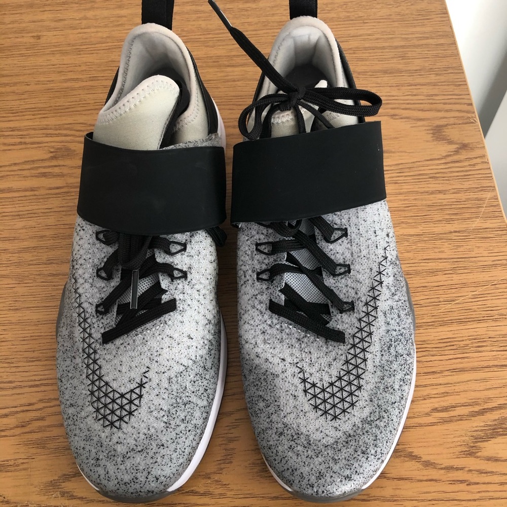 Brand NEW! NEVER WORN!! Women’s Nike zooms